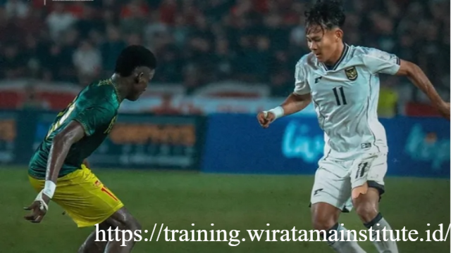 Ketika Vietnam U-17 Berlatih di Bawah Terik